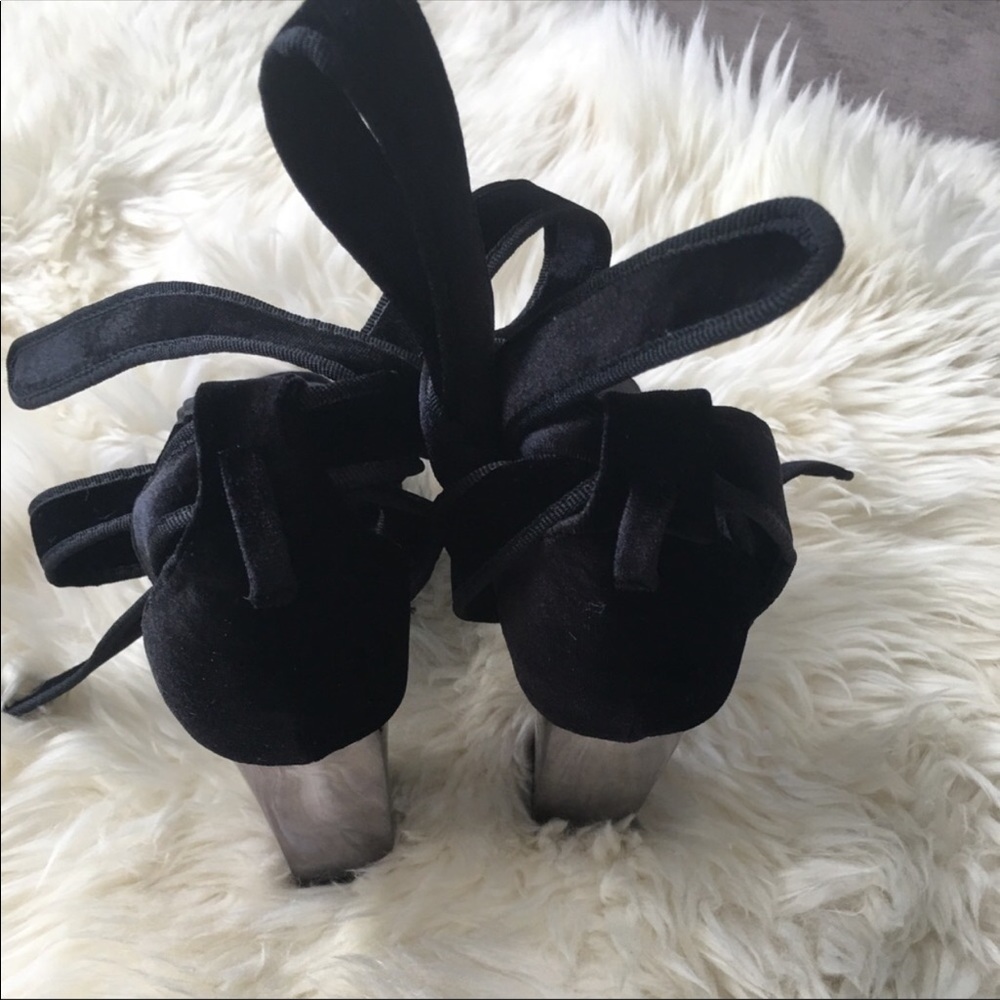 Adorable Velour Ankle Wrap Block heels - Picture 2 of 8